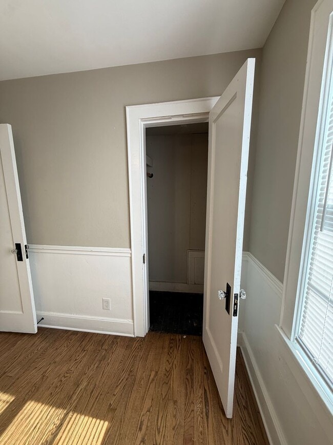 Building Photo - 287 E Eastland St