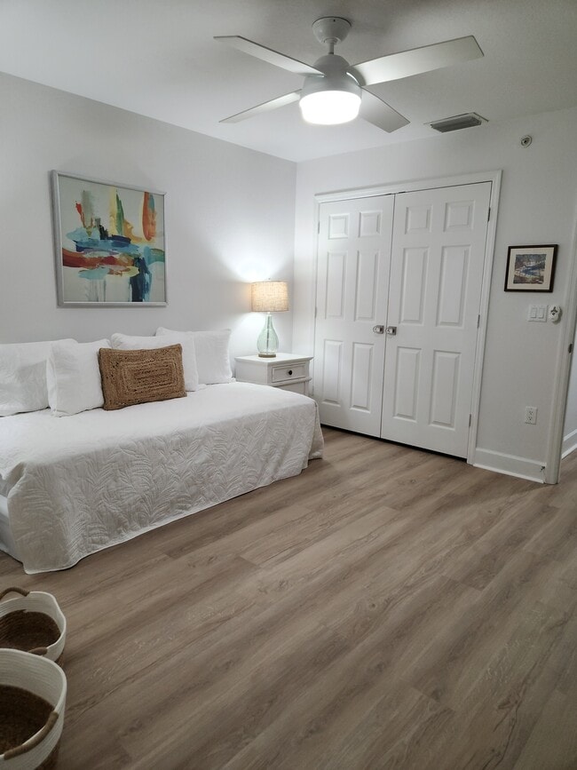 Building Photo - 17298 Acapulco Rd