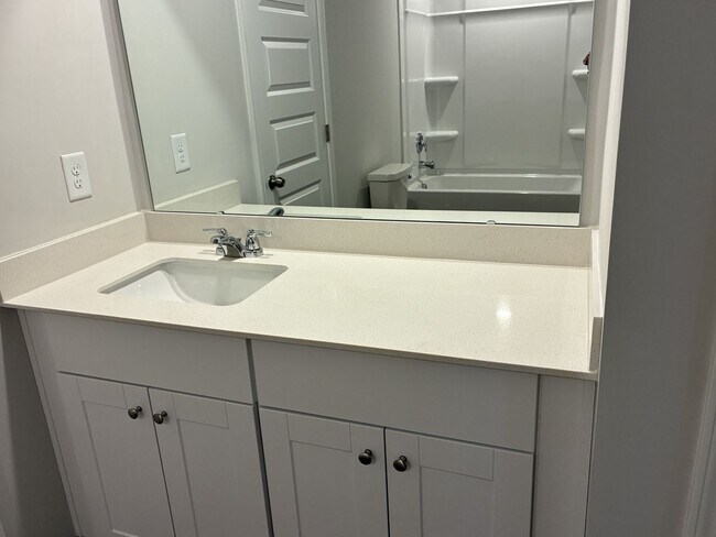 Building Photo - W2045