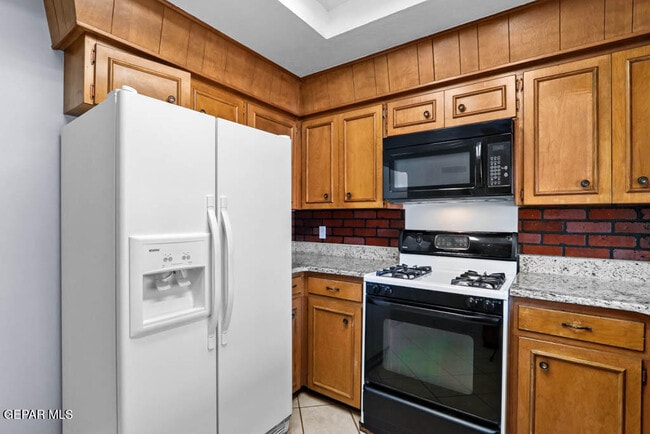 Building Photo - 10529 Texwood Ave