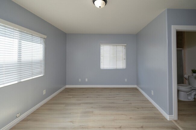 Building Photo - 16030Cent