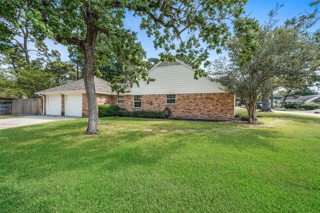 Building Photo - 10170 Hanka Dr