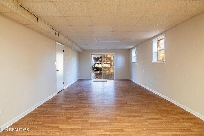 Building Photo - Maryville 37803 - 3 bedroom, 2 bath - call...