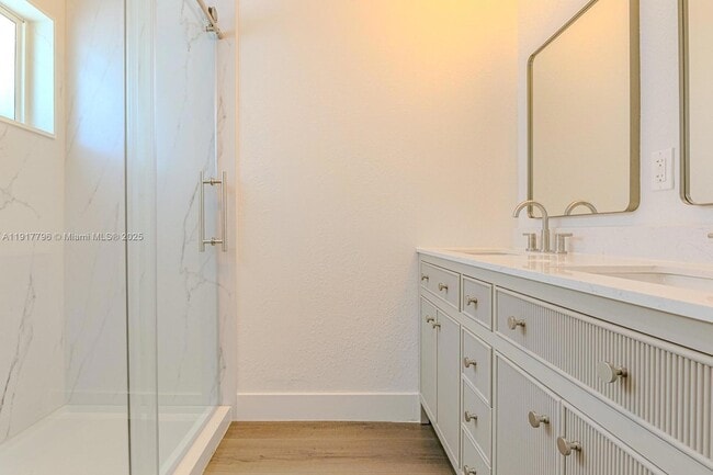 Building Photo - 2795 N 40th Ave