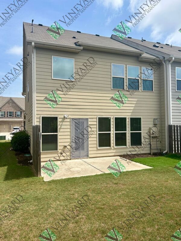 Building Photo - 7090 Post Pk Wy