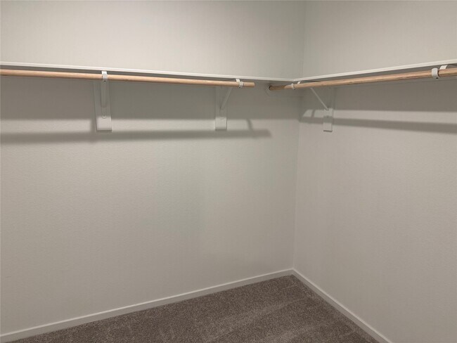 Building Photo - 2527 Night Emerald Dr