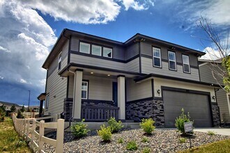 Building Photo - 3 bed 2.5 bath Crystal Valley Ranch home b...
