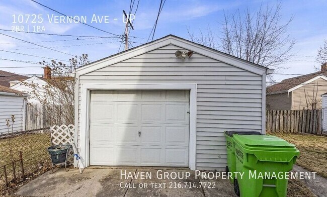 Building Photo - 10725 Vernon Ave