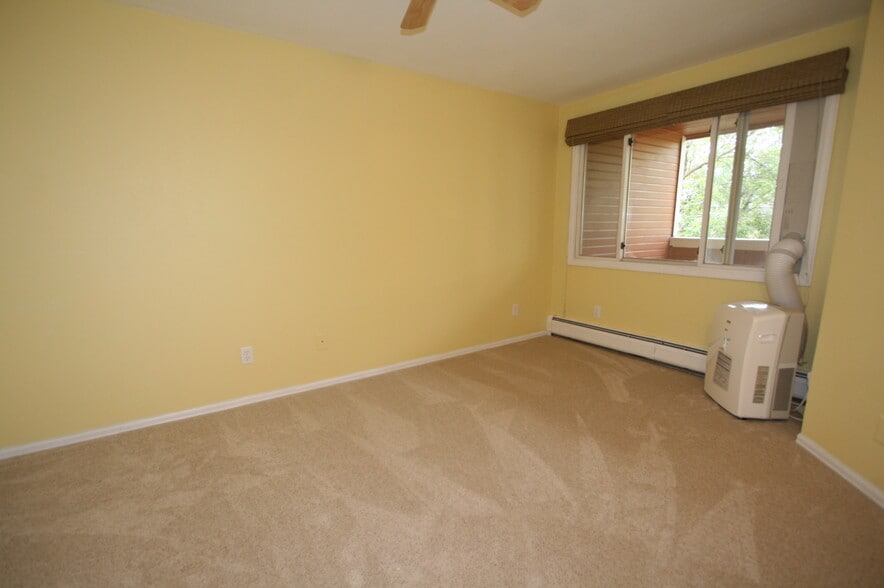 Bedroom - 2201 Pearl St