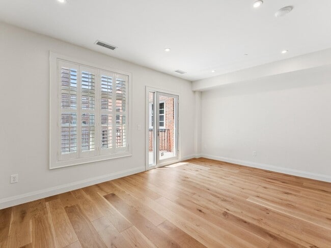 Building Photo - 1508 21st St NW