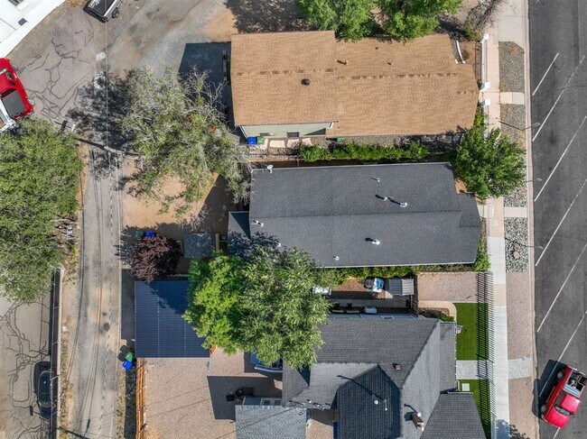 Building Photo - Home and Office potential!