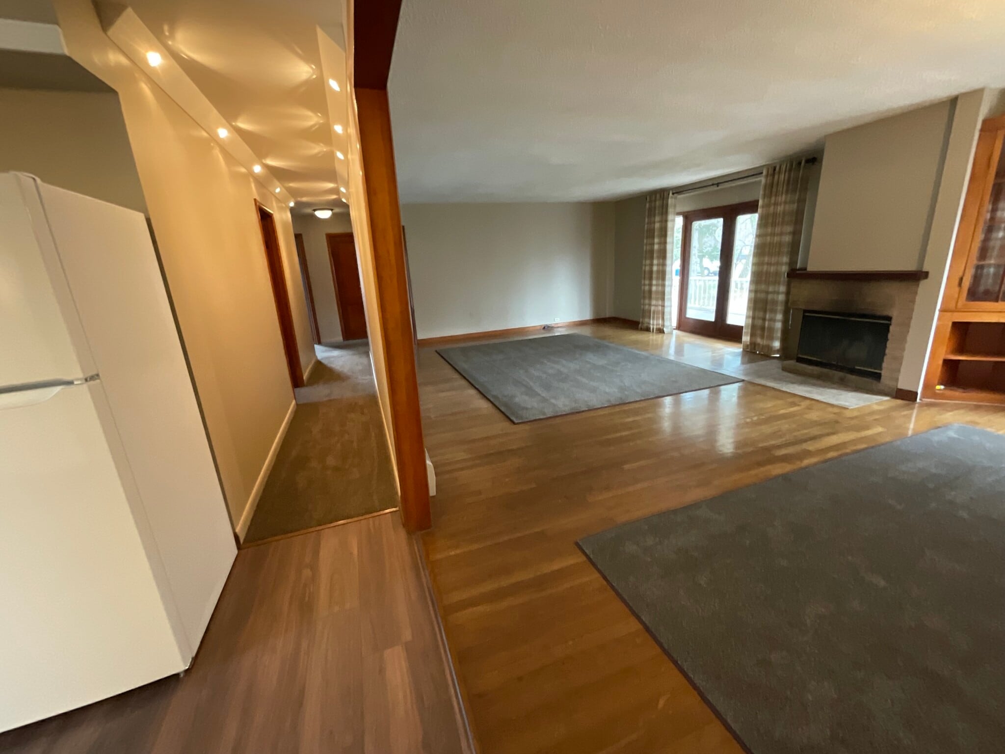 Hallway/ living room - 3661 E Lake Rd