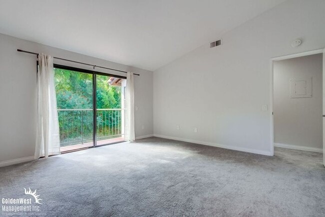 Building Photo - Charming 3Bdm 2Ba Condo in the Heart of Ca...