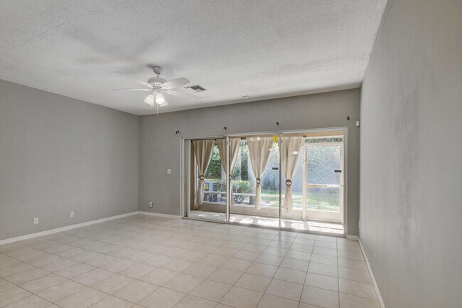 Building Photo - 6987 Oak Bridge Ln