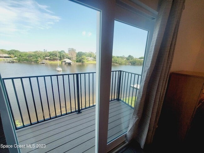 Building Photo - 933 Paddleboard Ct