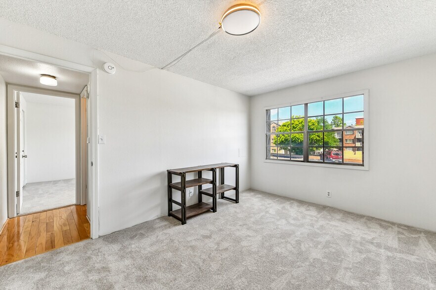 Building Photo - 805 29th St