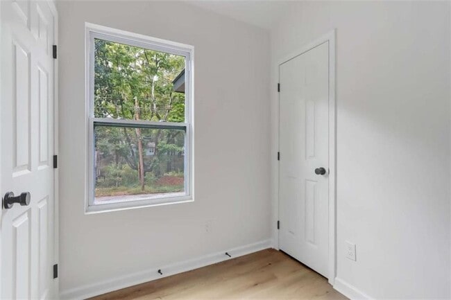 Building Photo - 1250 Byewood Ln SW