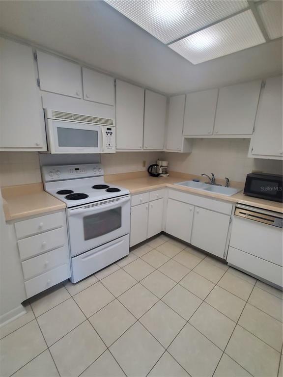 Building Photo - 675 S Gulfview Blvd