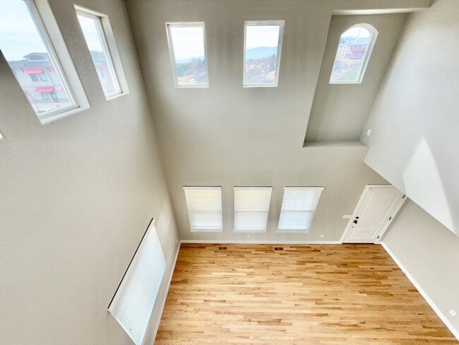 Building Photo - WELCOME HOME!