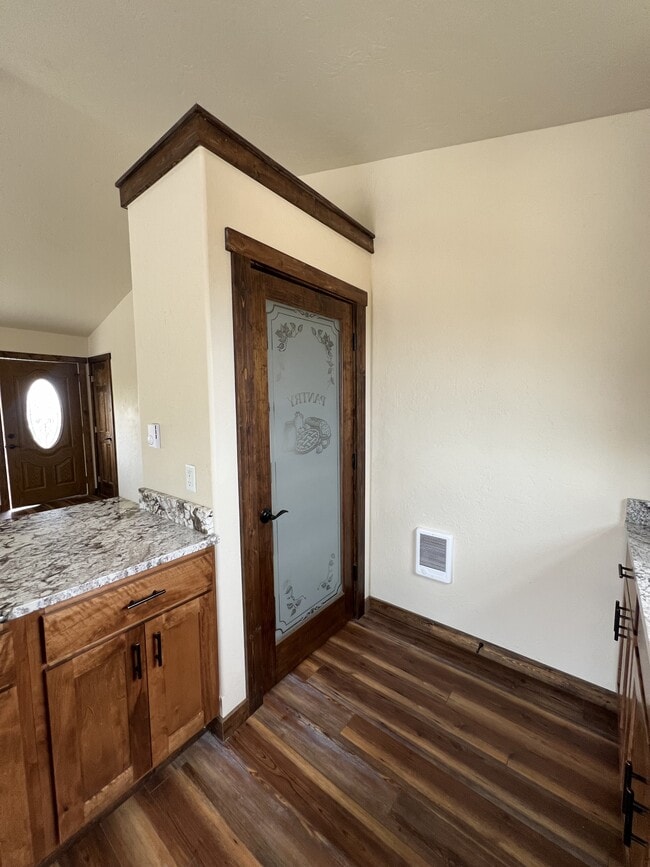 Building Photo - 5584 Windy Ridge Dr