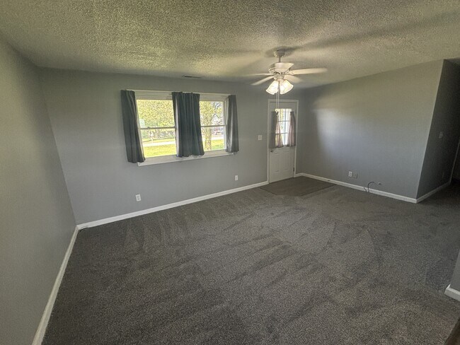 Building Photo - 53 E 300 N