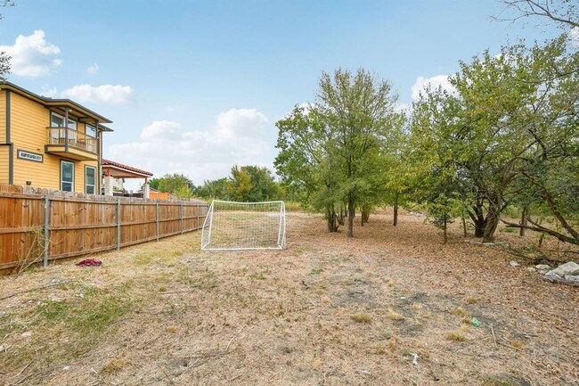 Building Photo - 18205 Great Falls Dr