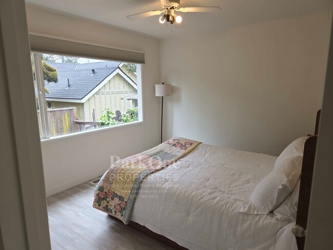 Building Photo - Super Cute Carmel Home Available for Long ...