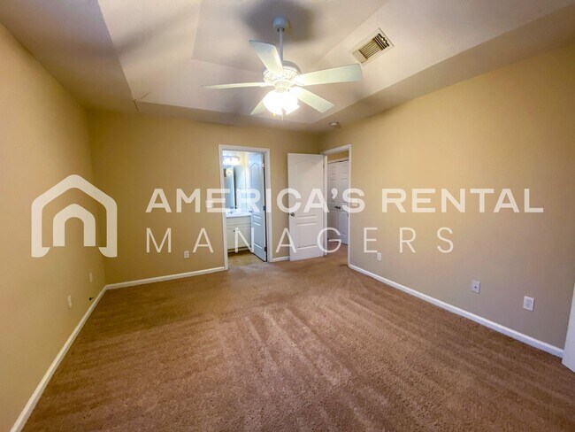 Building Photo - 15915 Lexie Dr
