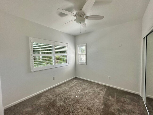 Building Photo - Newly Renovated 2 Bedroom / 1 Bathroom  Un...