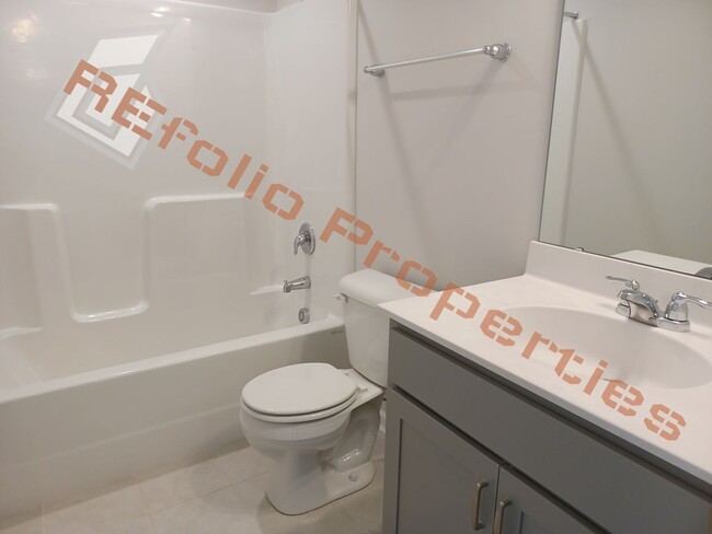 Building Photo - Beautiful 4 Bedroom, 3 Bath, 1-Car Garage ...