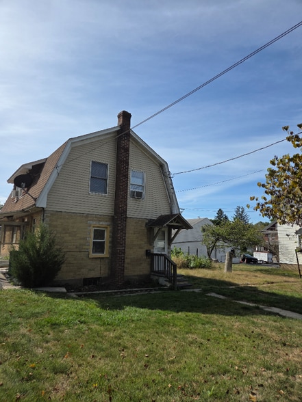 Primary Photo - 4 Grandview St