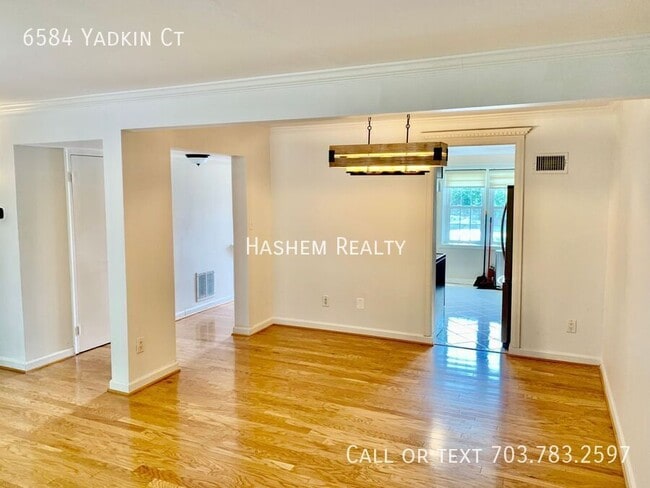 Building Photo - 6584 Yadkin Ct