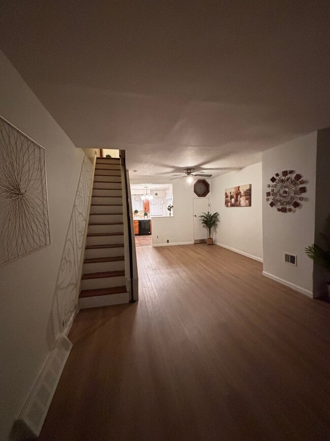 Building Photo - 1529 S 28th St