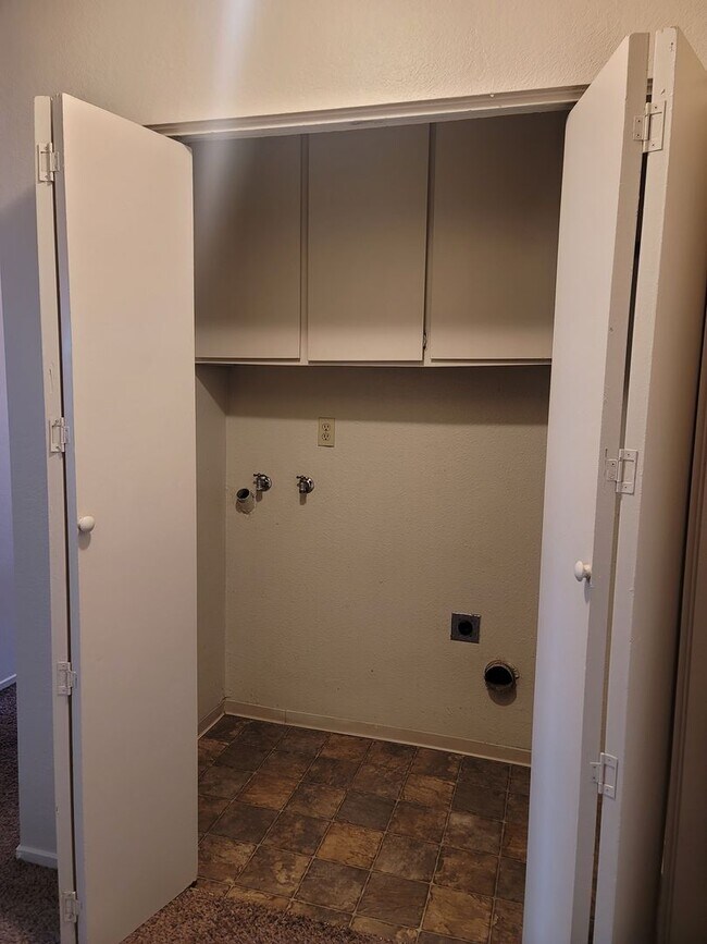 Building Photo - SHE330