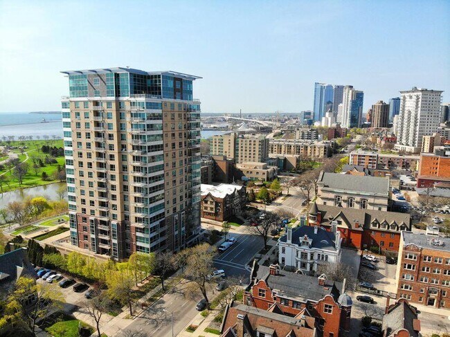 Building Photo - 1522 N Prospect Ave