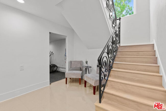 Building Photo - 3677 Eddingham Ave