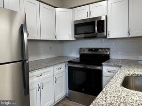 Building Photo - 478 E Main St