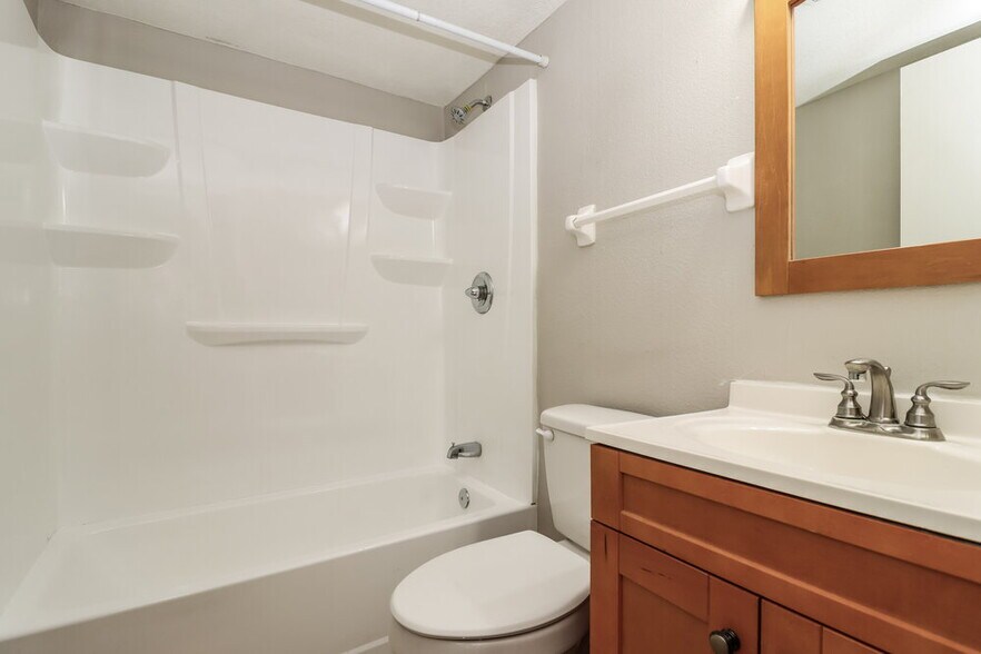 Building Photo - 8047 Hathaway Dr