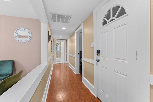 Building Photo - 59 Coral Ave