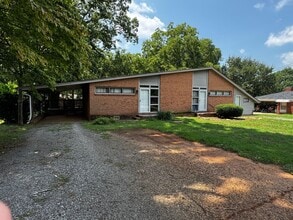 Building Photo - 2/1 Duplex with office space in Shelby, NC
