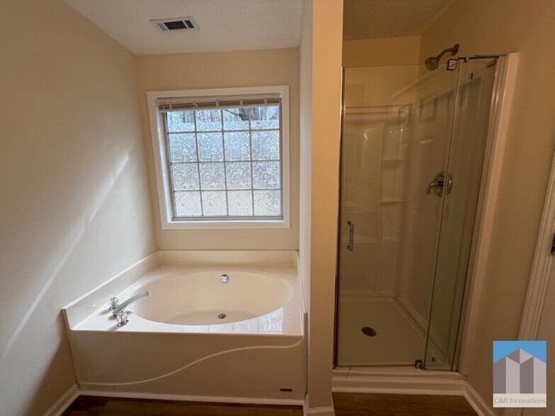 Building Photo - 414 Saddle Shoal Trl