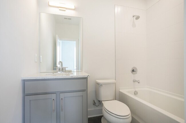 Building Photo - 522 Cliff Cir