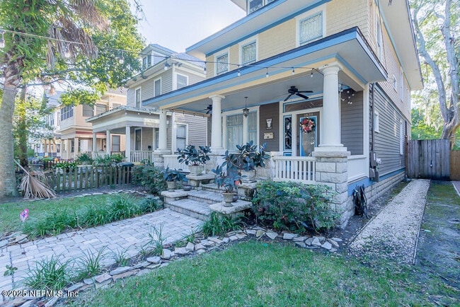 Building Photo - 1838 Silver St