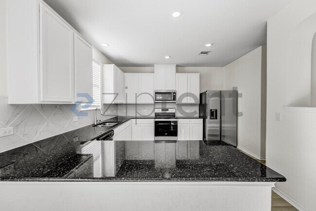 Building Photo - Unit