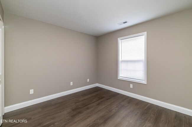 Building Photo - 112 Bennett Ln