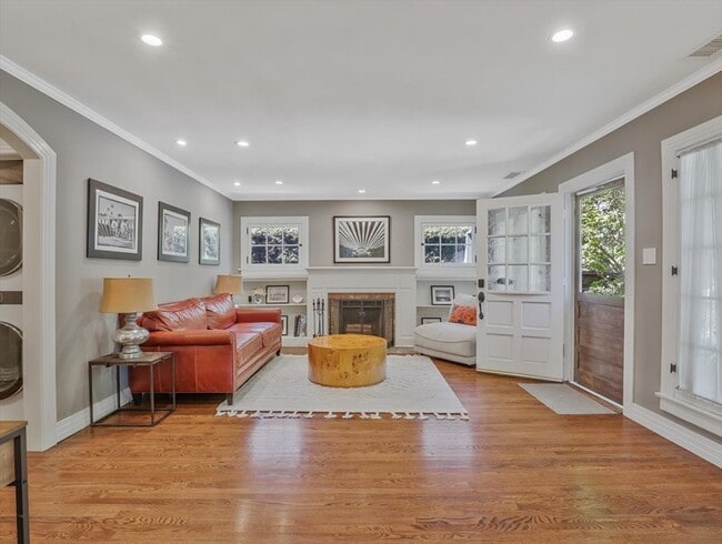 Building Photo - A furnished serene oasis