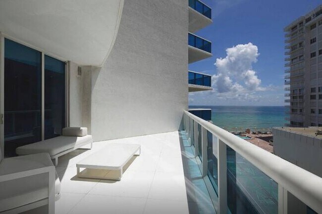 Building Photo - 2711 S Ocean Dr
