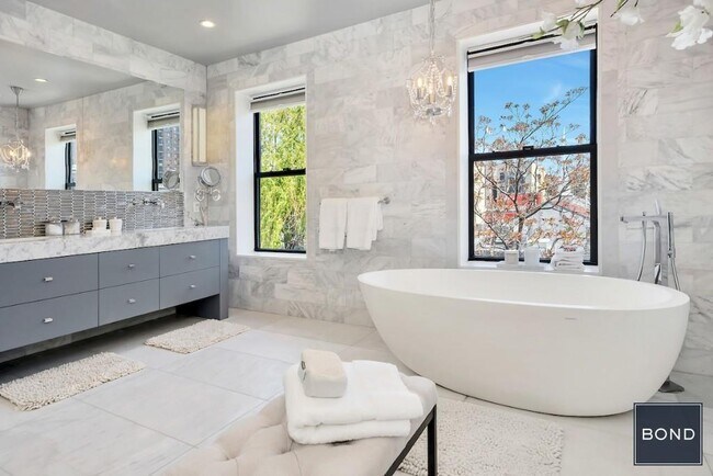 Building Photo - TURN KEY HARLEM TOWNHOUSE FOR RENT