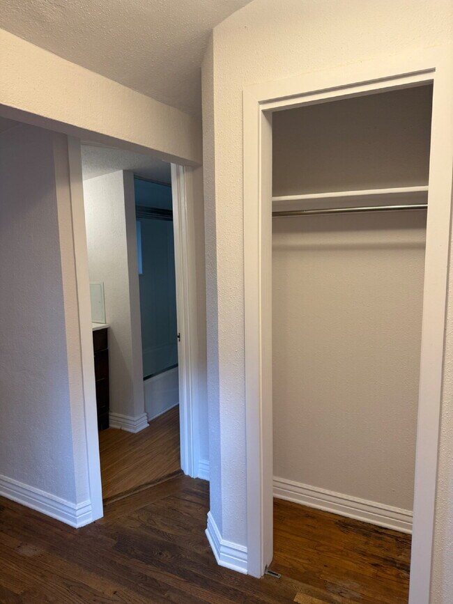 Building Photo - Beautiful and cozy 3 Bedroom 1 Bathroom House Available Now! Lease Term Options Below!