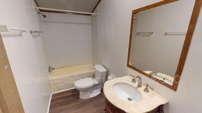 Building Photo - 509 Greywood Dr